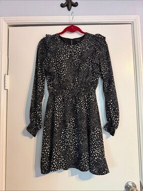 Forever 21 Black and White Long-Sleeve Printed Fit-and-Flare Dress